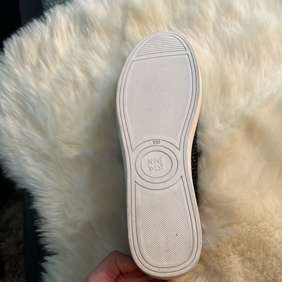 Never Worn Nine West Bejeweled Sneakers Size 10 - Picture 6 of 8